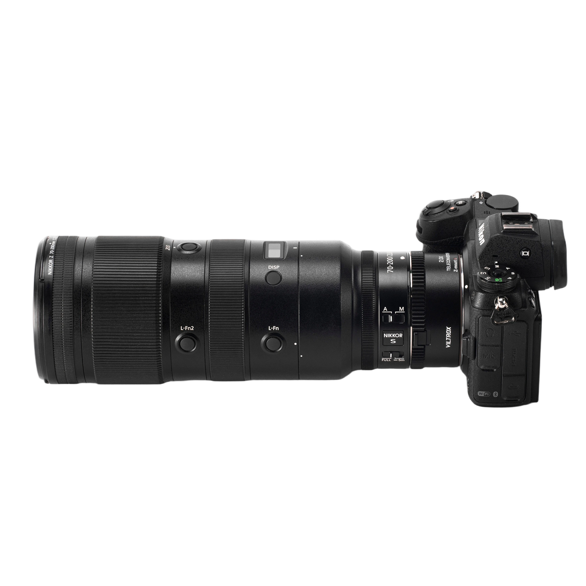 Telekonverter im Einsatz zwischen einer Nikon Z Kamera