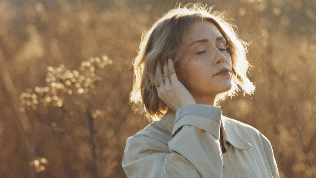 Herbstporträts mit Gegenlicht: So gelingt der goldene Look